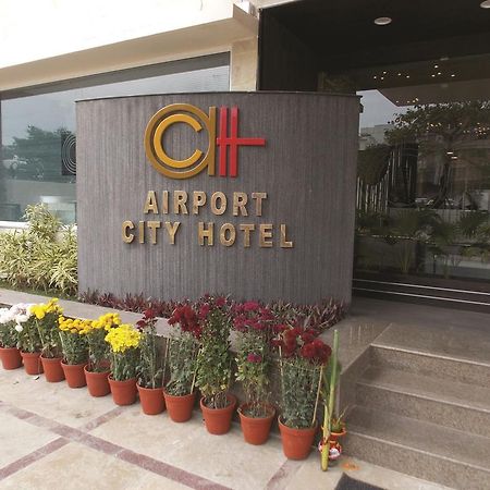 Airport City Hotel Kolkata Bagian luar foto